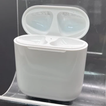 Apple airpods充電ケース