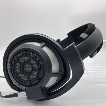 HD 800S