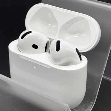 Apple AirPods 4 MXP93J/A（アクティブノイズキャンセリング搭載）